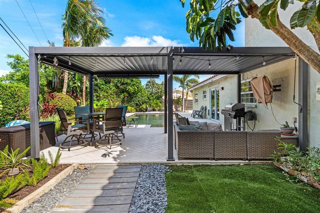 968 Laurel Road, North Palm Beach, FL 33408