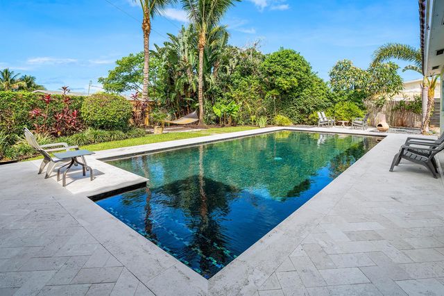 968 Laurel Road, North Palm Beach, FL 33408