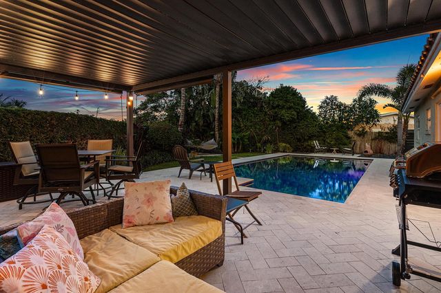 968 Laurel Road, North Palm Beach, FL 33408