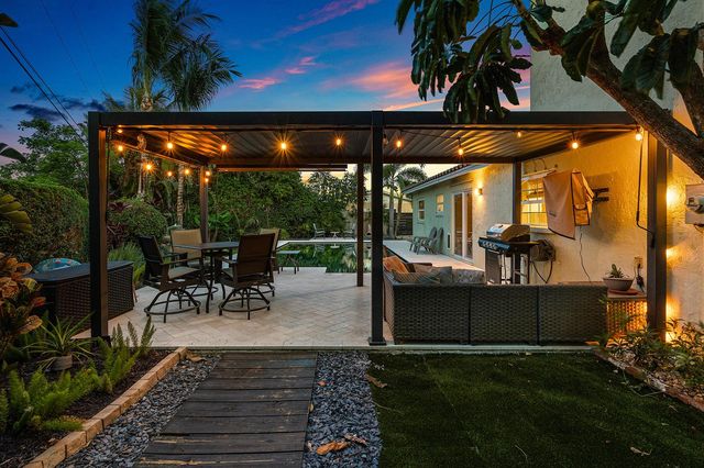 968 Laurel Road, North Palm Beach, FL 33408