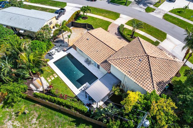 968 Laurel Road, North Palm Beach, FL 33408