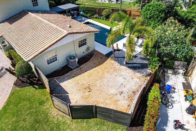 968 Laurel Road, North Palm Beach, FL 33408