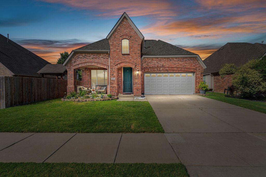 5609 Brookside Drive, Denton, TX 76226