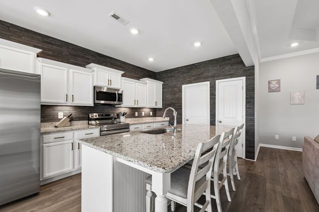 1418 Blackstone St, Murfreesboro, TN 37129