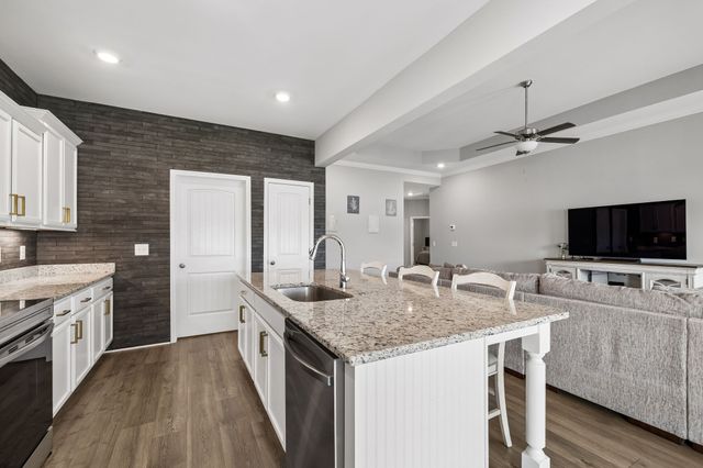 1418 Blackstone St, Murfreesboro, TN 37129