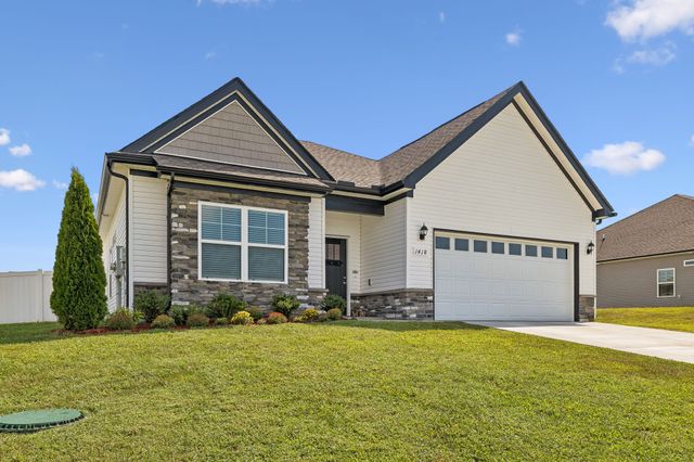 1418 Blackstone St, Murfreesboro, TN 37129