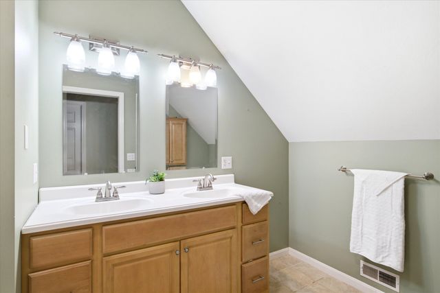 4 Memory Lane, Loudon, NH 03307