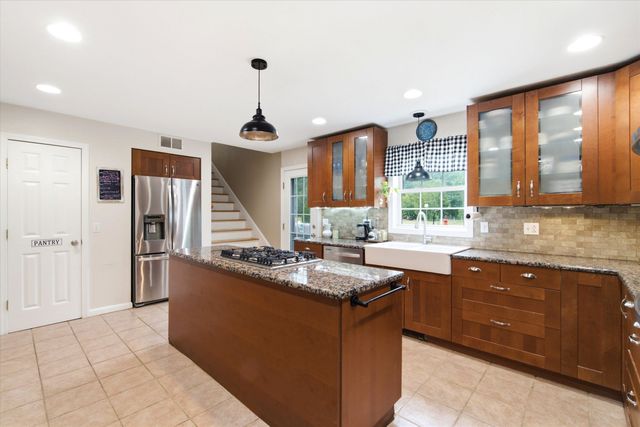 4 Memory Lane, Loudon, NH 03307