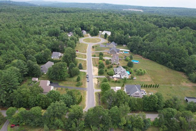 4 Memory Lane, Loudon, NH 03307