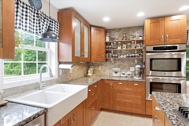 4 Memory Lane, Loudon, NH 03307