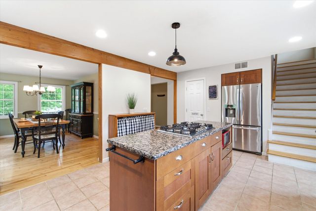 4 Memory Lane, Loudon, NH 03307