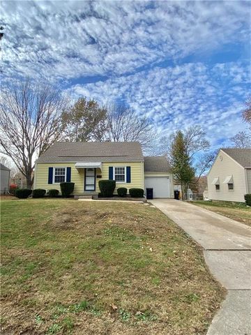 8122 Summit Street, Kansas City, MO 64114