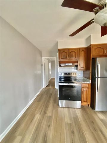 8122 Summit Street, Kansas City, MO 64114