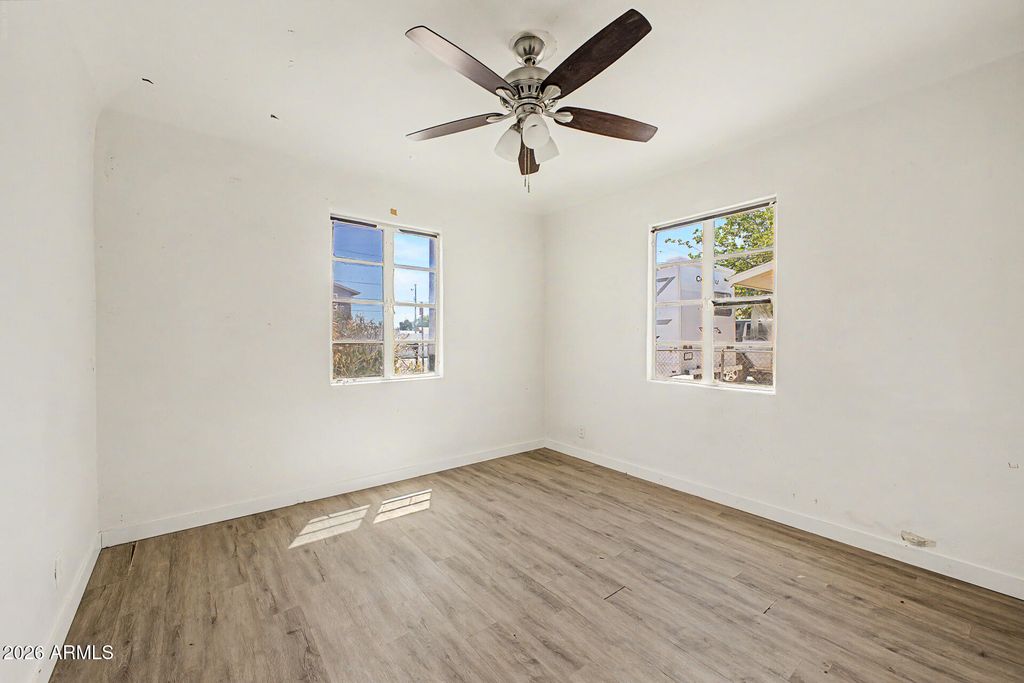 Image 13 of property listing at 912 E 2nd Street, Casa Grande, AZ 85122