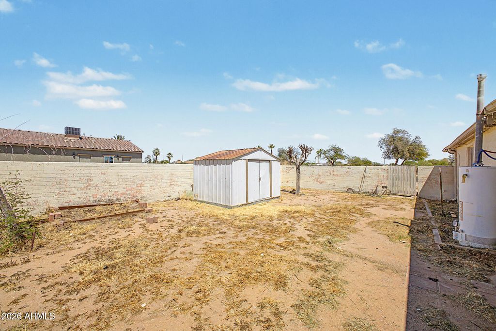 Image 8 of property listing at 912 E 2nd Street, Casa Grande, AZ 85122