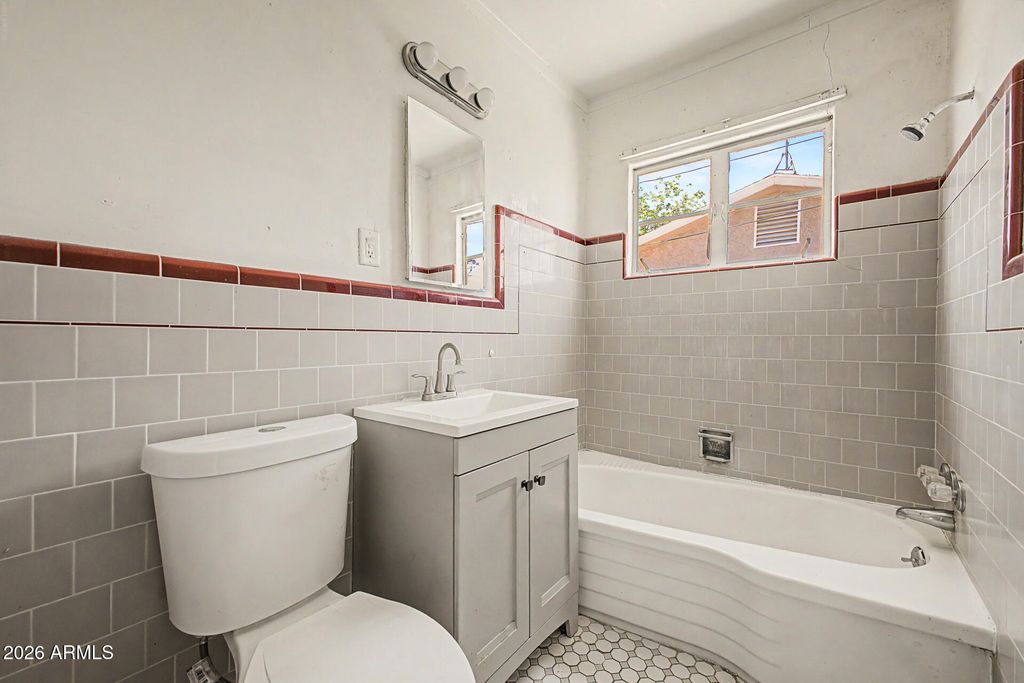 Image 9 of property listing at 912 E 2nd Street, Casa Grande, AZ 85122