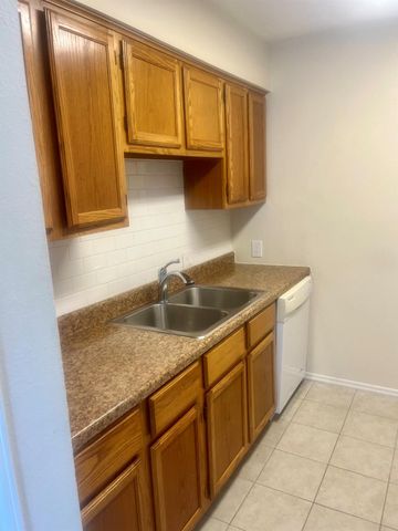 426 Sailmaster ST, Lakeway, TX 78734