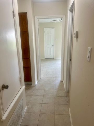 426 Sailmaster ST, Lakeway, TX 78734