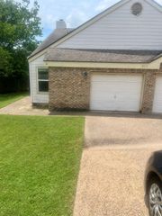 426 Sailmaster ST, Lakeway, TX 78734