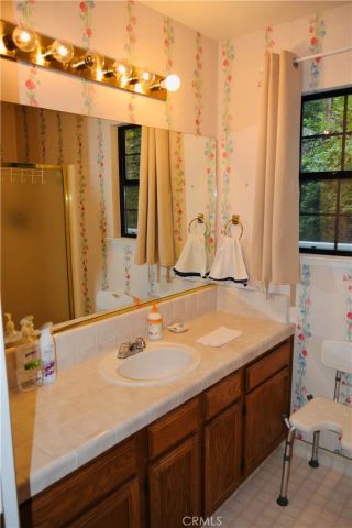 40748 Foxboro Court, Bass Lake, CA 93604