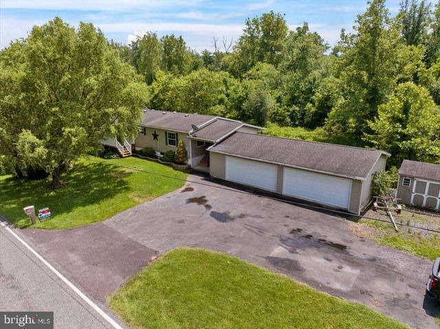 525 OLD PHILADELPHIA PIKE, Douglassville, PA 19518
