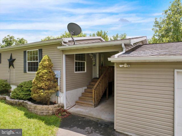 525 OLD PHILADELPHIA PIKE, Douglassville, PA 19518
