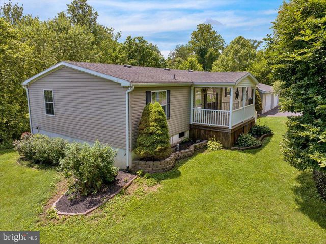 525 OLD PHILADELPHIA PIKE, Douglassville, PA 19518