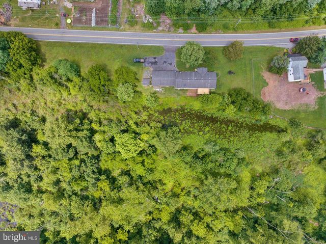 525 OLD PHILADELPHIA PIKE, Douglassville, PA 19518