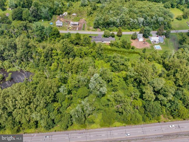 525 OLD PHILADELPHIA PIKE, Douglassville, PA 19518