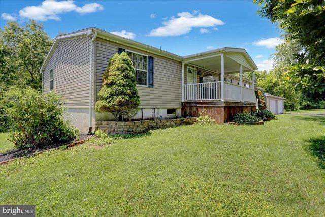 525 OLD PHILADELPHIA PIKE, Douglassville, PA 19518