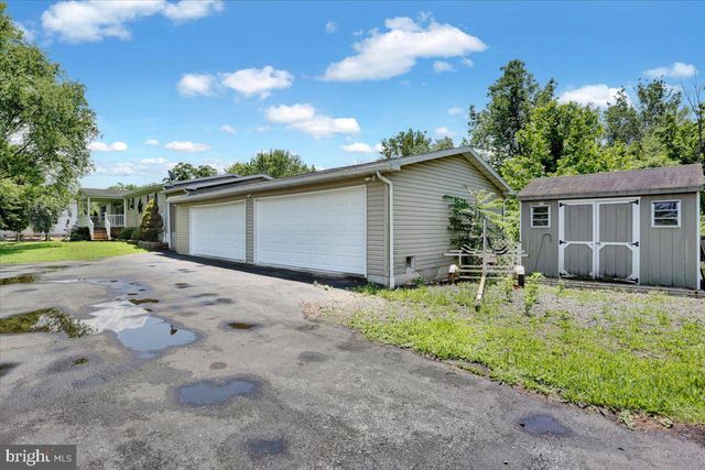 525 OLD PHILADELPHIA PIKE, Douglassville, PA 19518