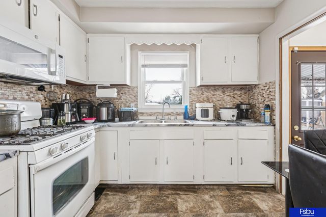 5821 N Street, Omaha, NE 68117