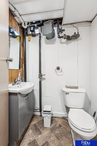 5821 N Street, Omaha, NE 68117