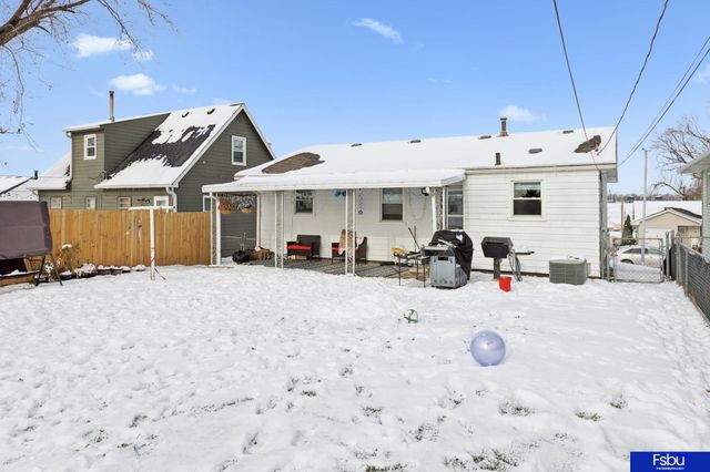 5821 N Street, Omaha, NE 68117