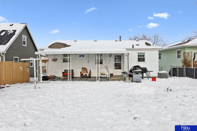 5821 N Street, Omaha, NE 68117