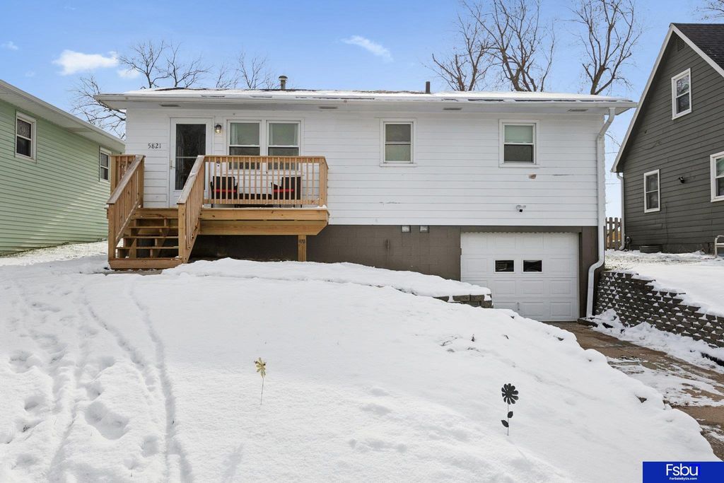 5821 N Street, Omaha, NE 68117