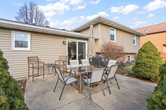 57 Worchester Drive, Valparaiso, IN 46383