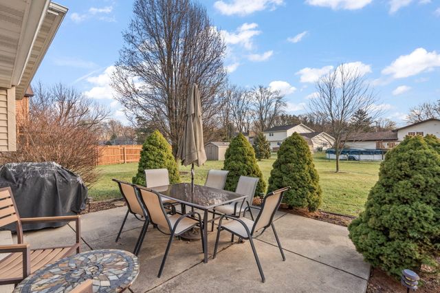 57 Worchester Drive, Valparaiso, IN 46383