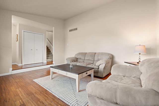 57 Worchester Drive, Valparaiso, IN 46383