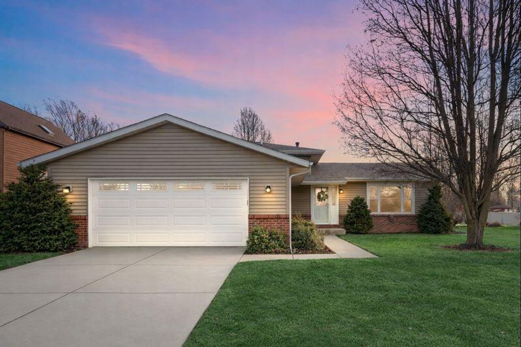 57 Worchester Drive, Valparaiso, IN 46383