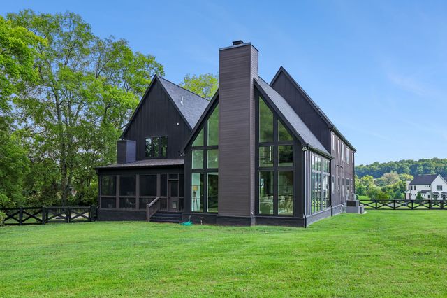 5136 Bond Mill Rd, Thompsons Station, TN 37179