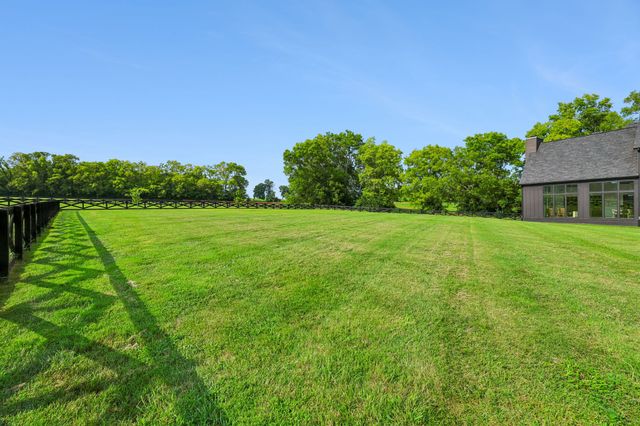 5136 Bond Mill Rd, Thompsons Station, TN 37179
