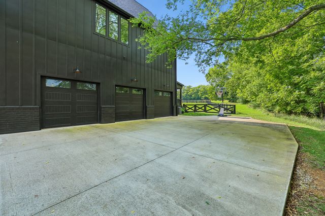 5136 Bond Mill Rd, Thompsons Station, TN 37179