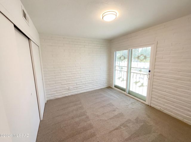 7802 E Kenyon Drive, Tucson, AZ 85710