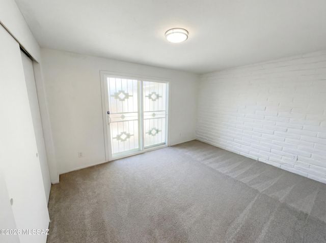 7802 E Kenyon Drive, Tucson, AZ 85710