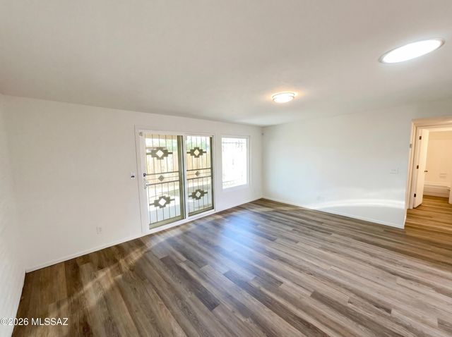 7802 E Kenyon Drive, Tucson, AZ 85710