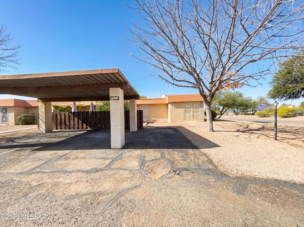 7802 E Kenyon Drive, Tucson, AZ 85710