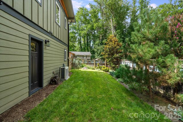 10 Davenport Place, Asheville, NC 28806