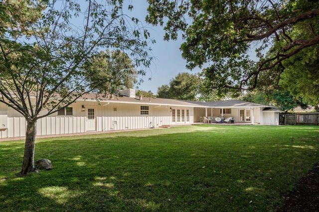 1597 Edgewood Drive, Palo Alto, CA 94303