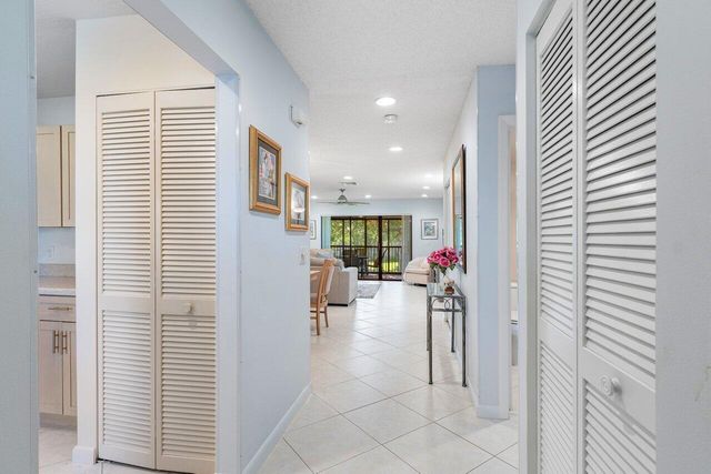 17 Stratford Drive F, Boynton Beach, FL 33436